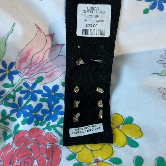 Urban outfitters studs earring set - Picture 6 of 7